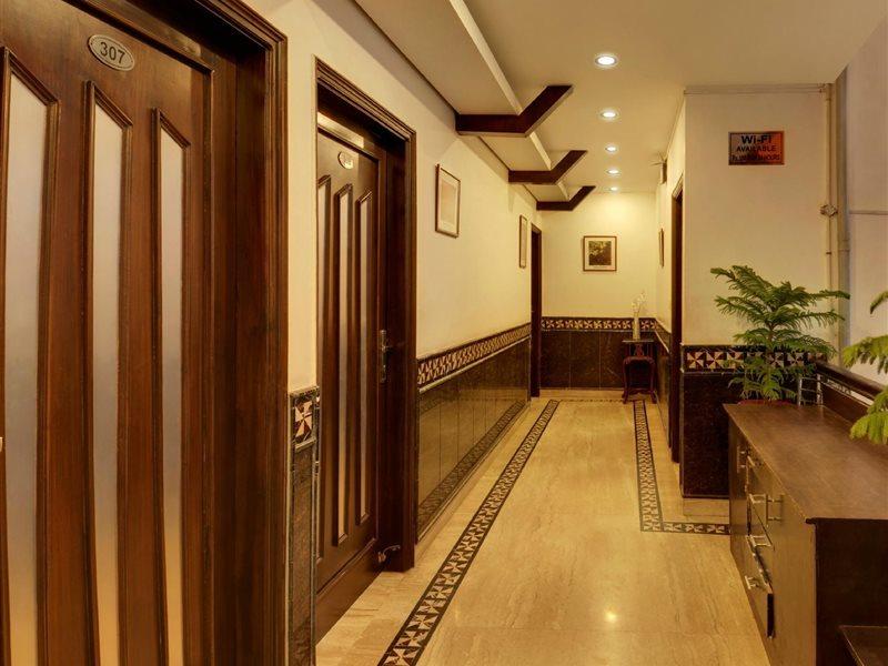 Hotel Maya 'New Delhi' Екстериор снимка