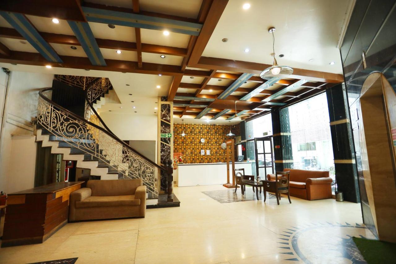 Hotel Maya 'New Delhi' Екстериор снимка