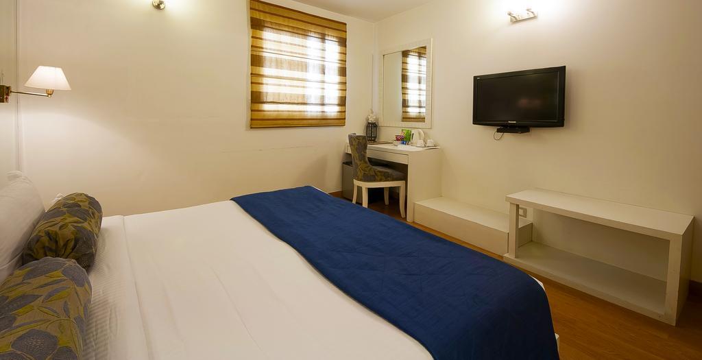 Hotel Maya 'New Delhi' Екстериор снимка