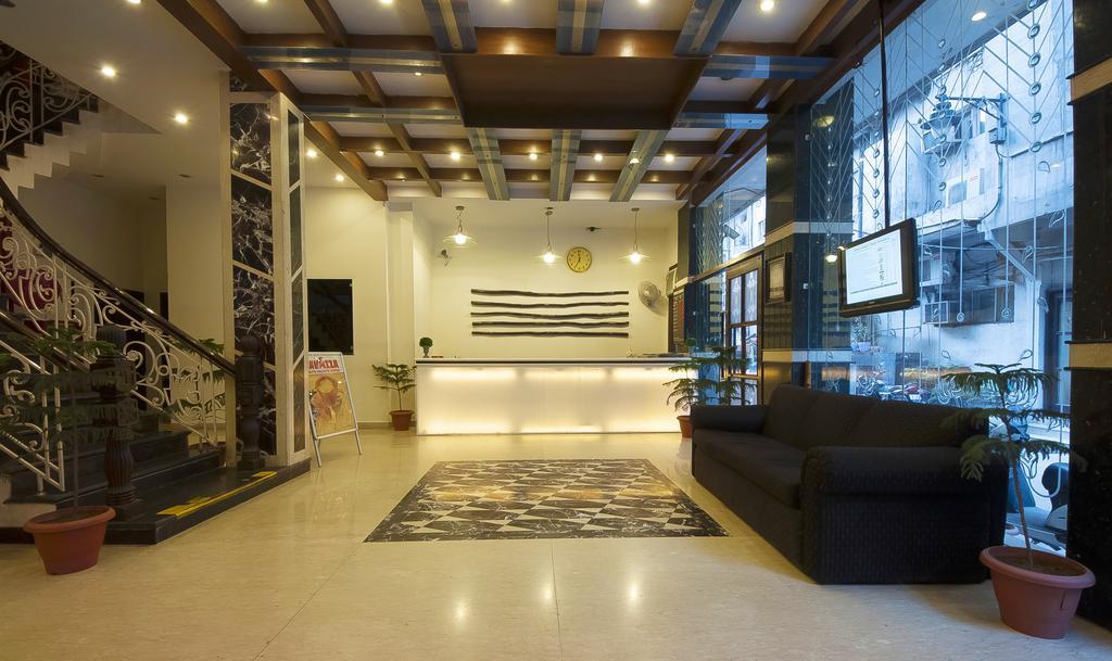 Hotel Maya 'New Delhi' Екстериор снимка