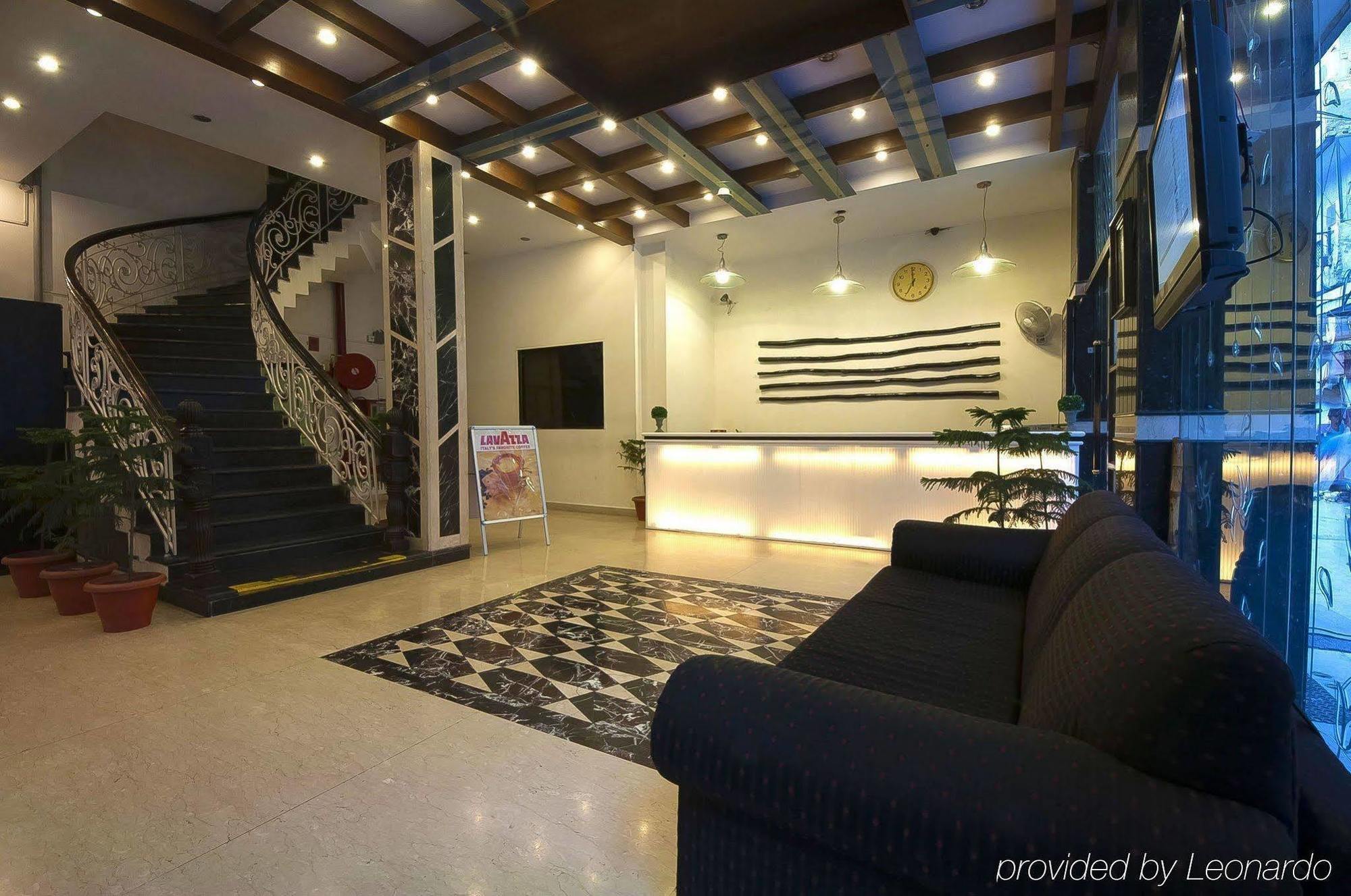 Hotel Maya 'New Delhi' Екстериор снимка