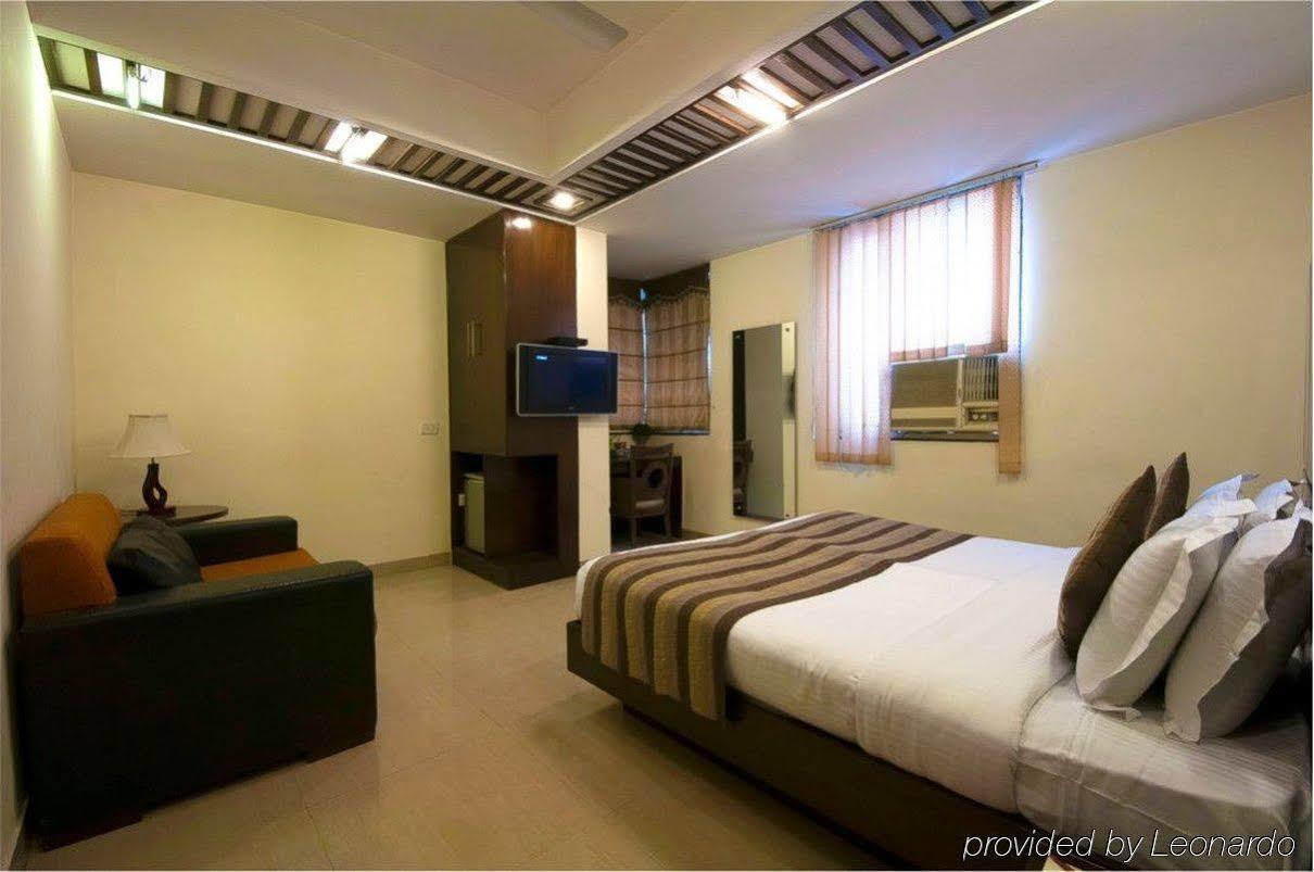 Hotel Maya 'New Delhi' Екстериор снимка