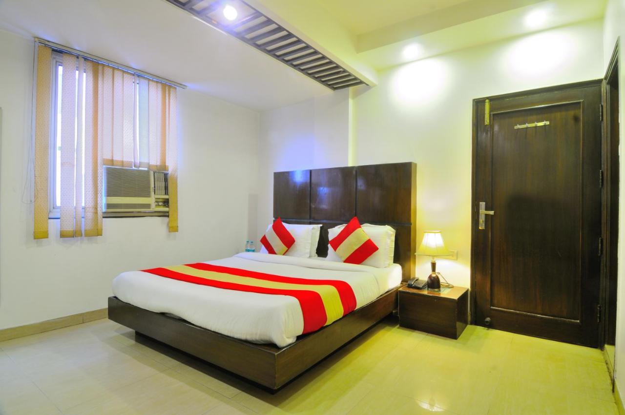 Hotel Maya 'New Delhi' Екстериор снимка