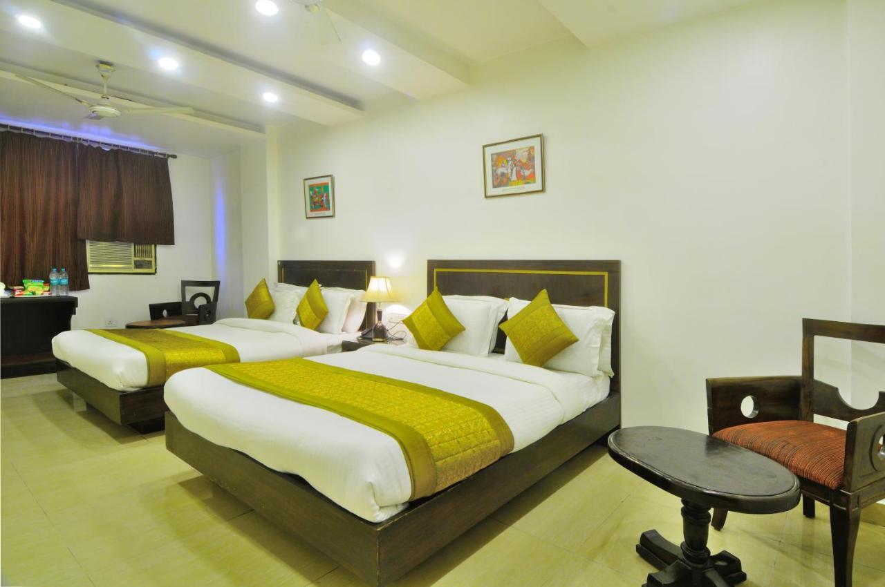 Hotel Maya 'New Delhi' Екстериор снимка